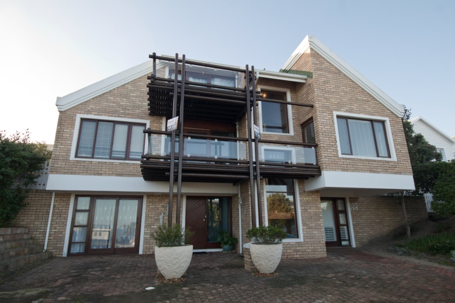 5 Bedroom Property for Sale in Outeniqua Strand Western Cape